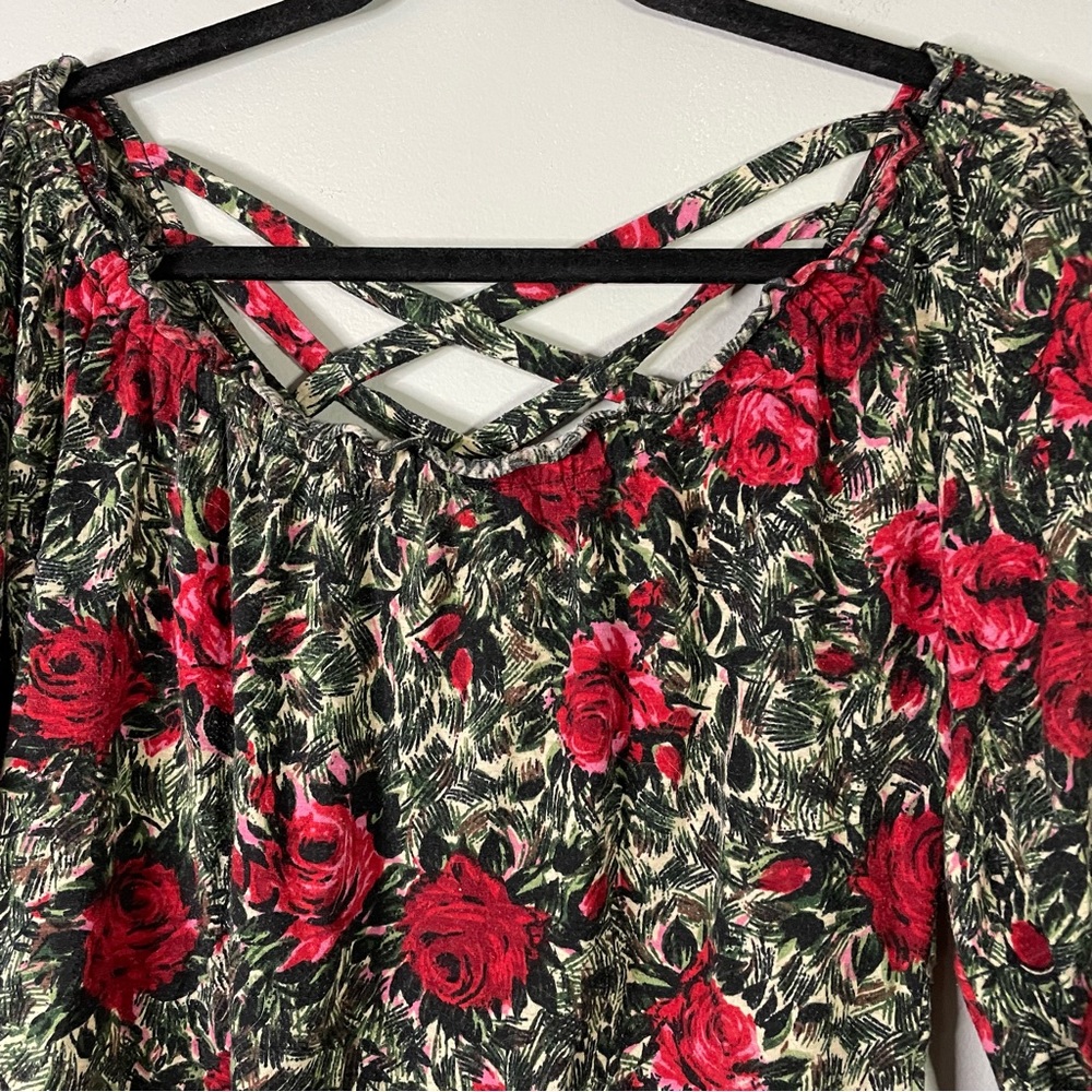 Belle Du Jour Floral Stretchy Criss Cross Strappy Back Casual Blouse Size Small - Picture 5 of 6